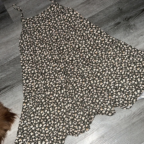 AMERICAN EAGLE LONG LINED FLORAL TANK - Picture 2 of 4